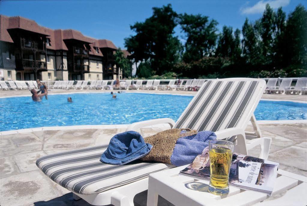 Pierre & Vacances La Residence Du Golf Deauville Buitenkant foto