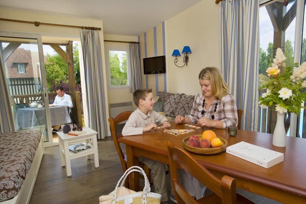 Pierre & Vacances La Residence Du Golf Deauville Buitenkant foto