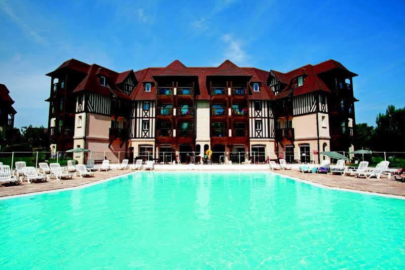 Pierre & Vacances La Residence Du Golf Deauville Buitenkant foto